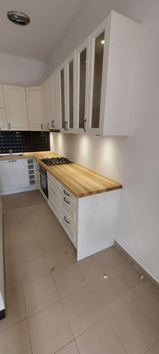 Meble kuchenne  z ekspozycji z   frontami lakierowanymi .