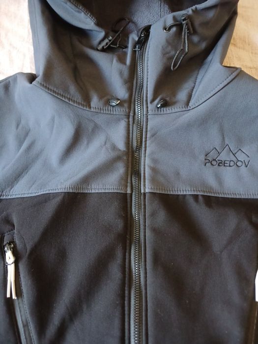 Продам 2зимние,одну осеннюю бу куртки не дорого