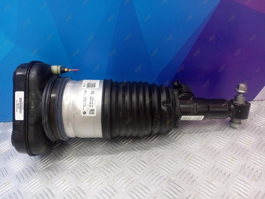 Пневмостойка задня BMW X5 G05 пневмостійка ліва задняя БМВ Х5 Г05