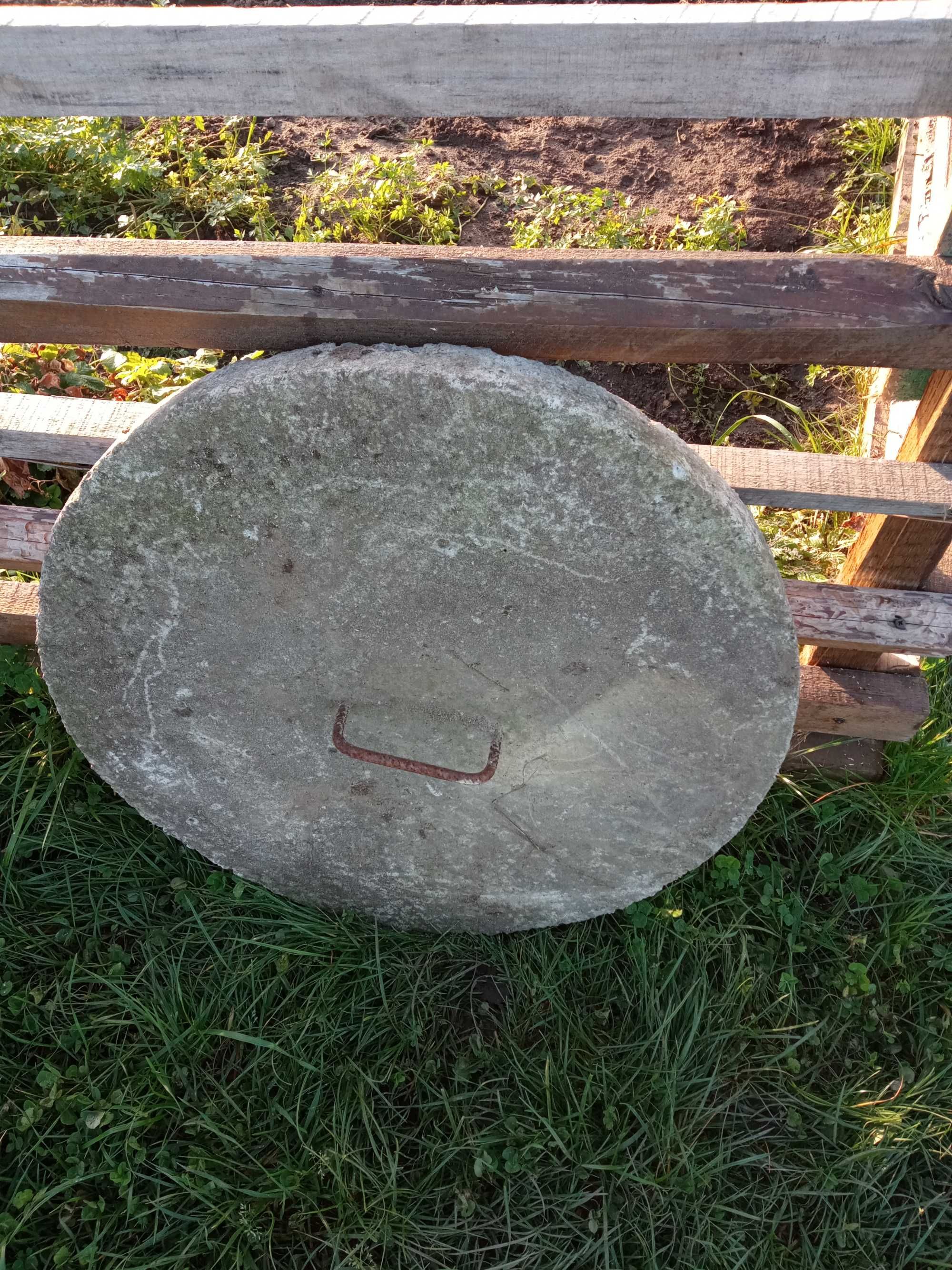Betonowa przykrywka do szamba , studni