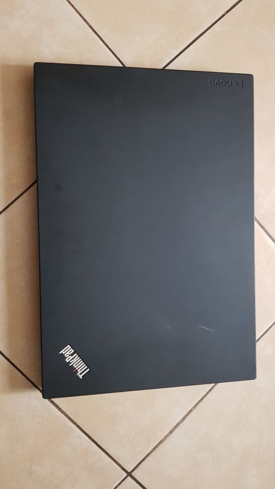 Lenovo ThinkPad T580  15.6 UHD i7 8650u  nvidia mx150 2GB  256gb ssd