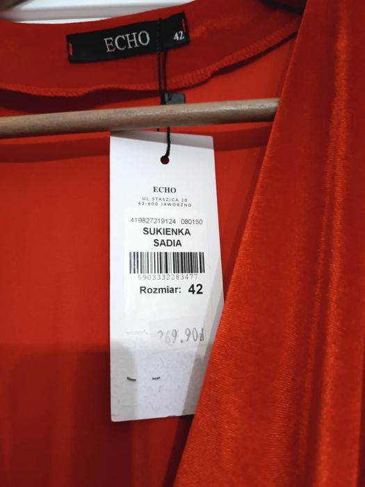 Piękna welurowa sukienka ECHO 42