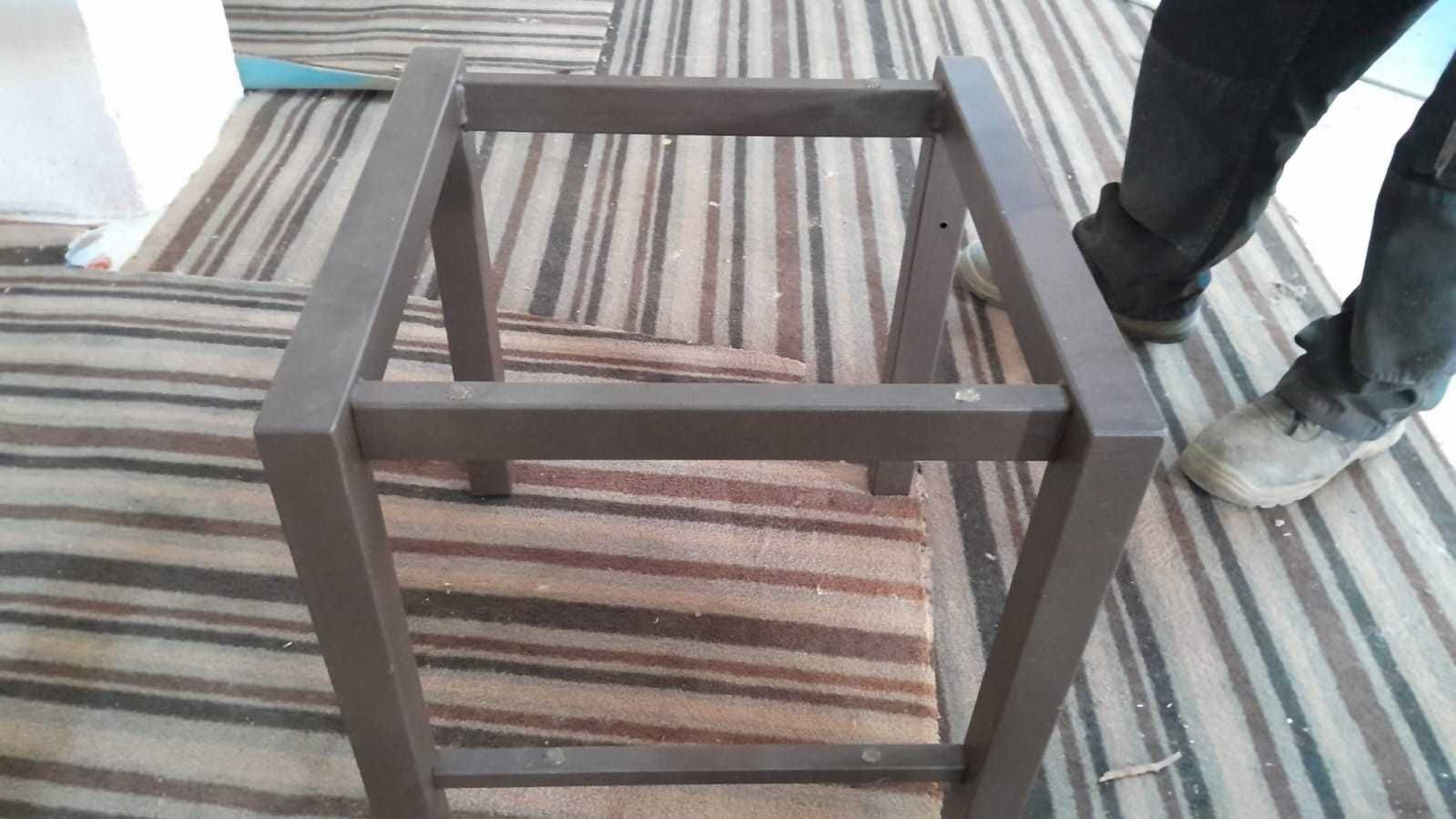 Small Iron Frames – Strong & Compact Structure