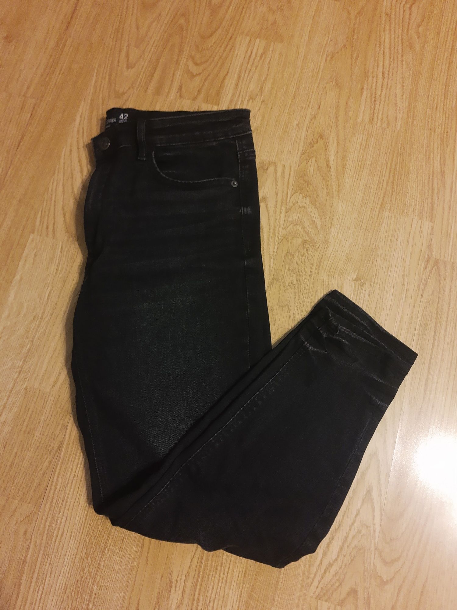 Nowe jeansy Skinny Fit regular waist rozmiar 42