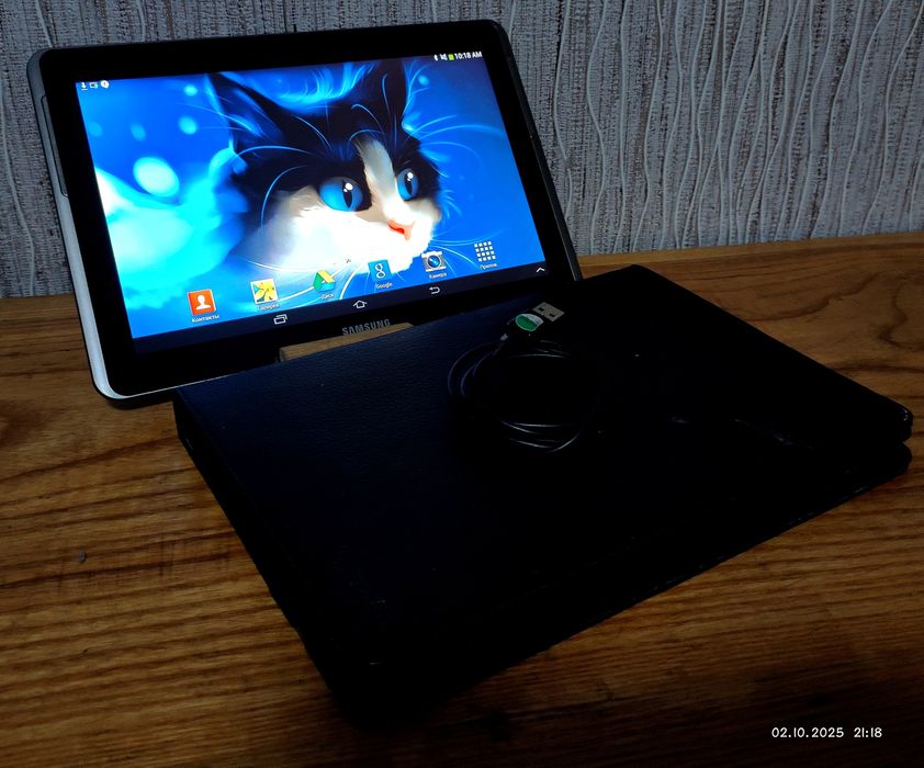 Планшет 10 дюймов Samsung Galaxy Tab 16gb + чехол