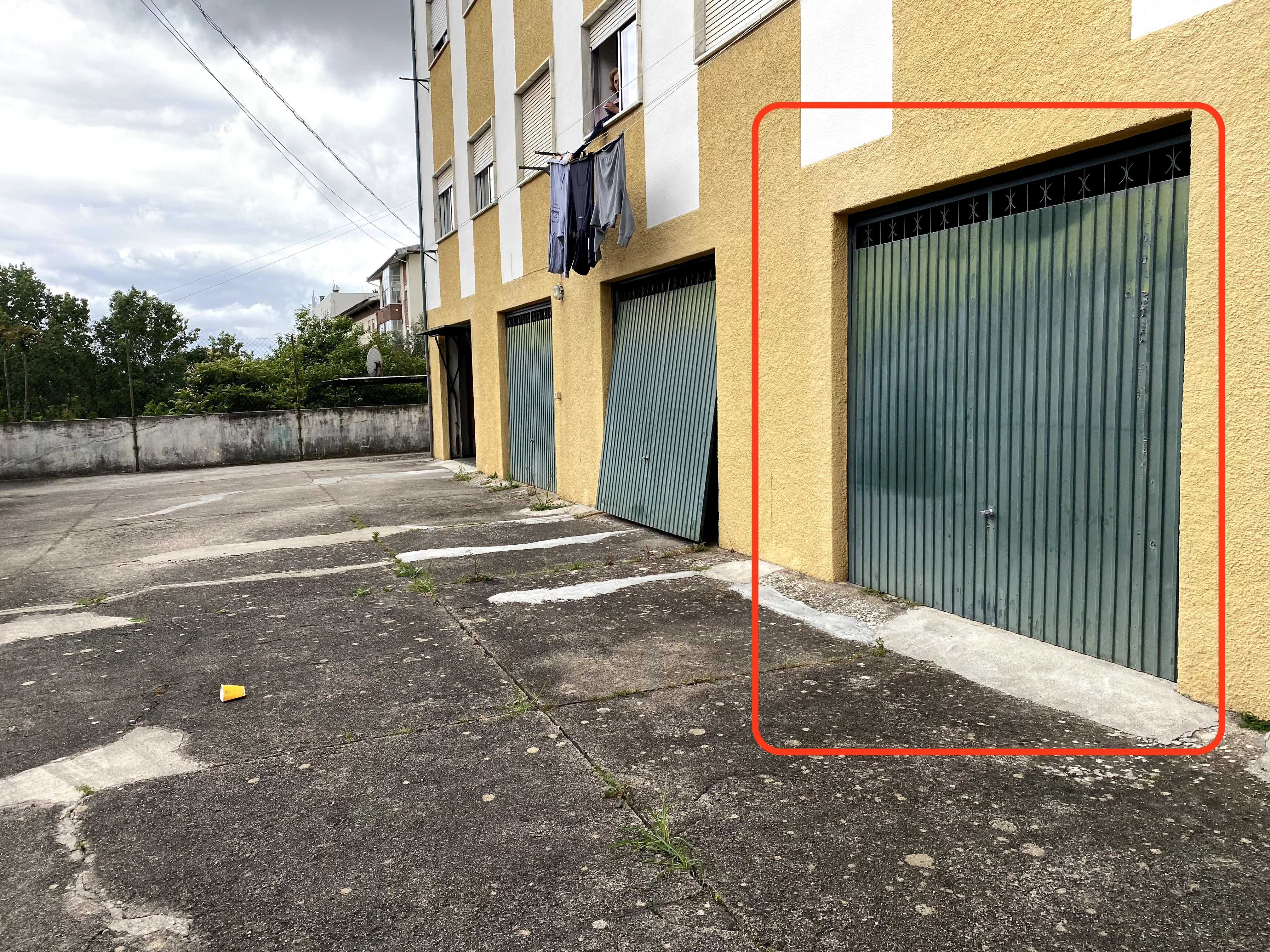 Boa localização, Vende-se Apartamento T3 c/garagem, Coimbra