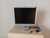 Monitor 17 cali Yakumo 700p z głośnikami