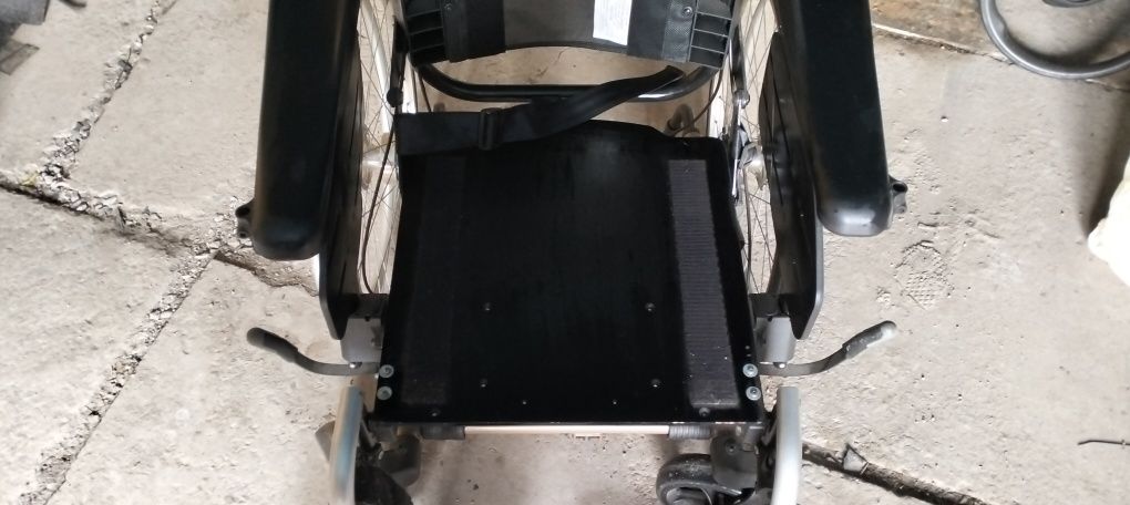 Продам инвалидную коляску с ортопедическими сидениями