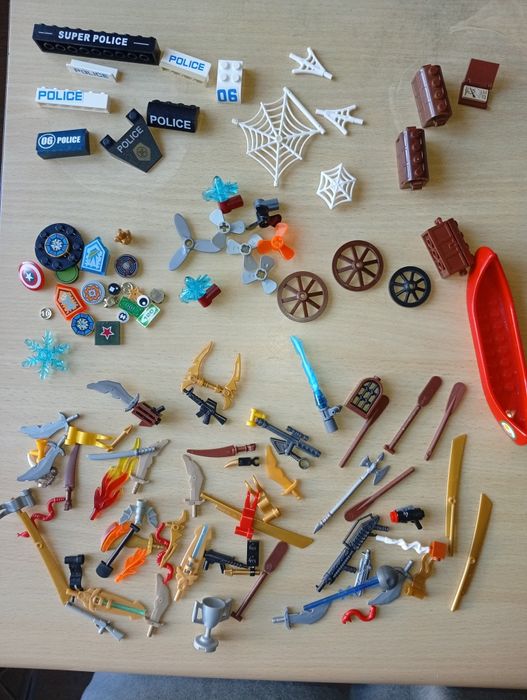 Фігурки персонажі лего Лєго.