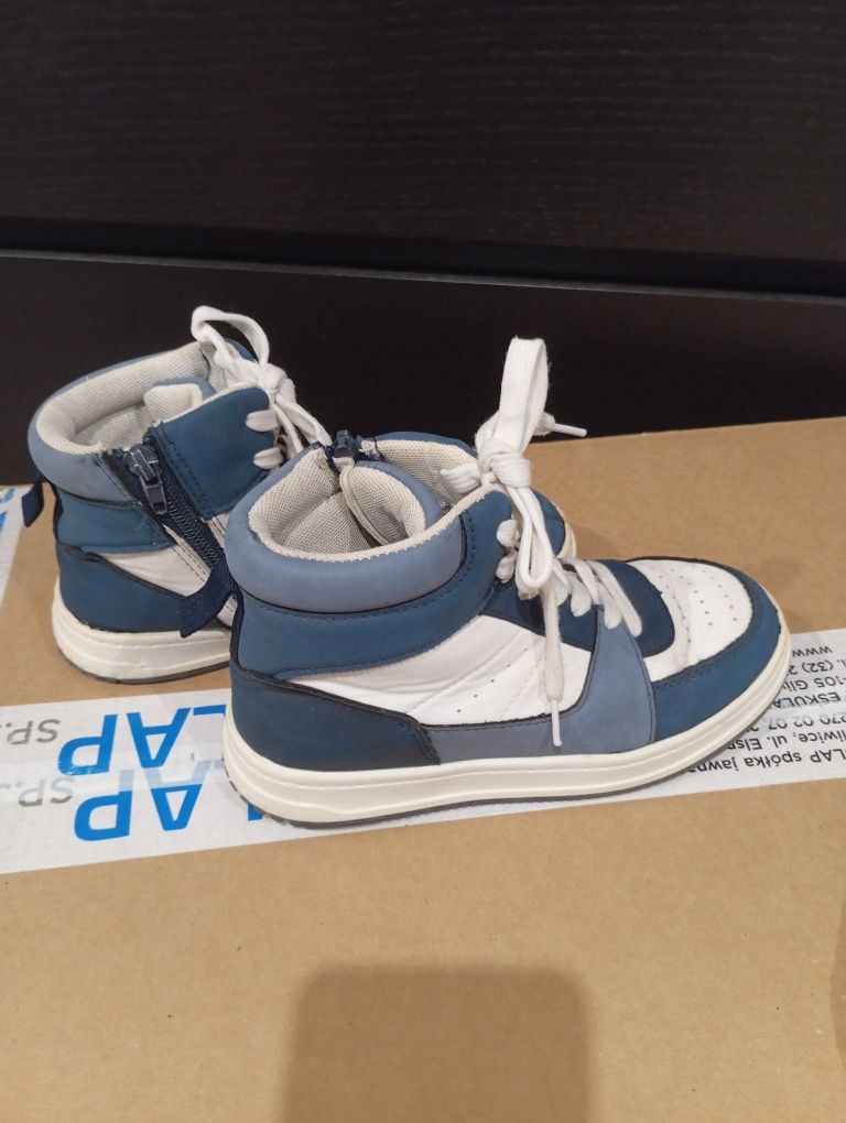 Buty chłopięce w rozmiarze 33