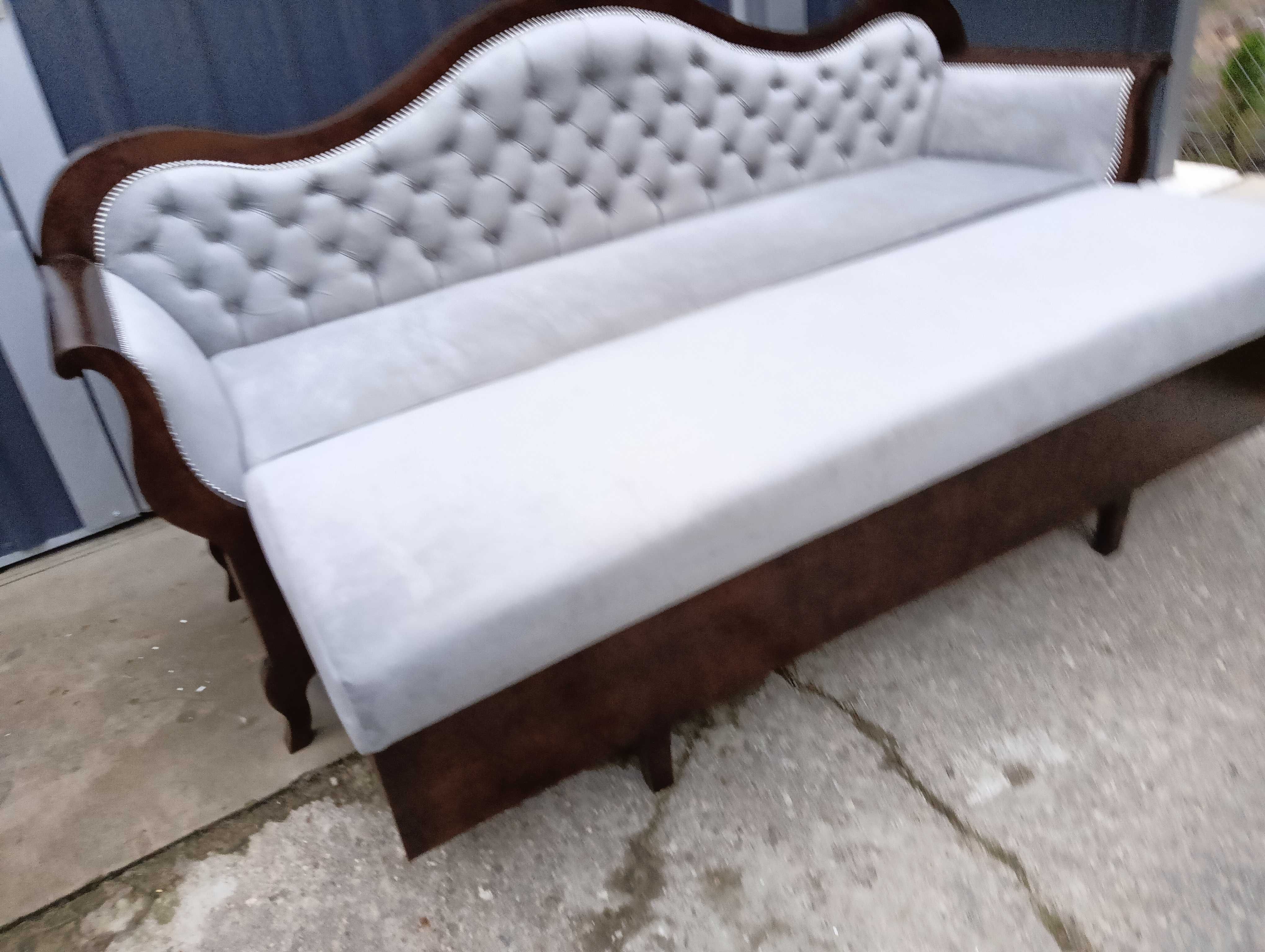 Knapa sofa antyczna Biedermeier z funkcją spania po renowacji