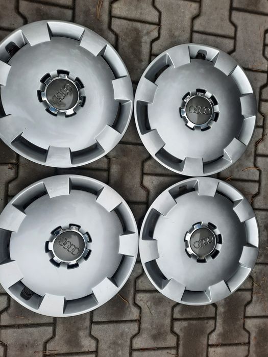 Kołpaki 16 komplet 4 sztuki Audi A3 8P0*6o1*147A Stan BDB