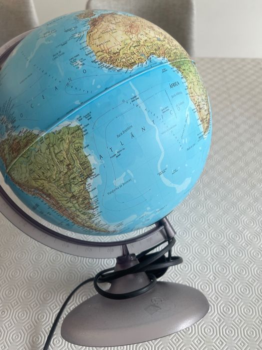 Candeeiro em forma de globo