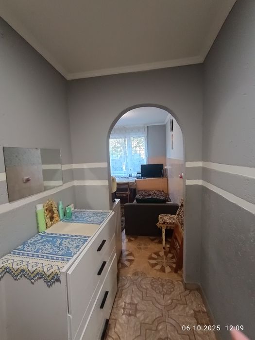 В Продажу  2- кімн  1 поверх