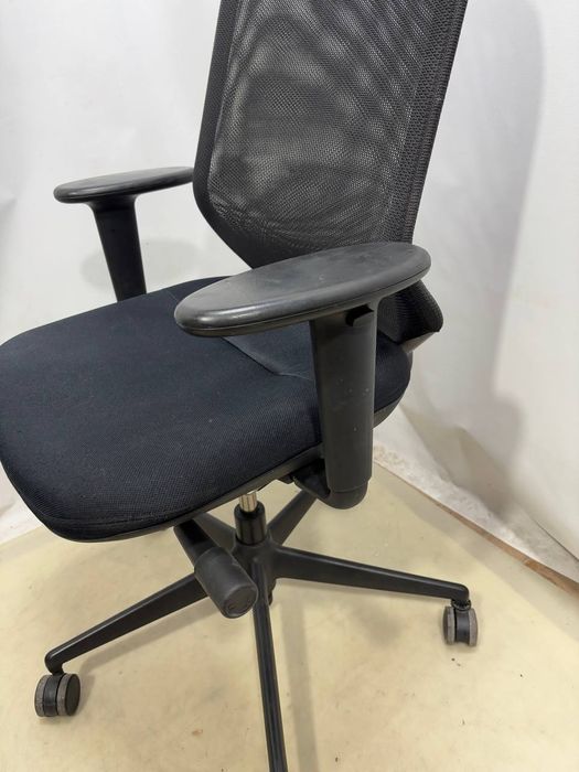 Швейцарське Ортопедичне ергономічне крісло VITRA MEDAPAL з підтримкою