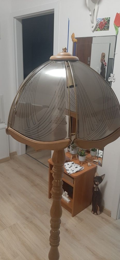 Sprzedam lampe stojącą Vityge