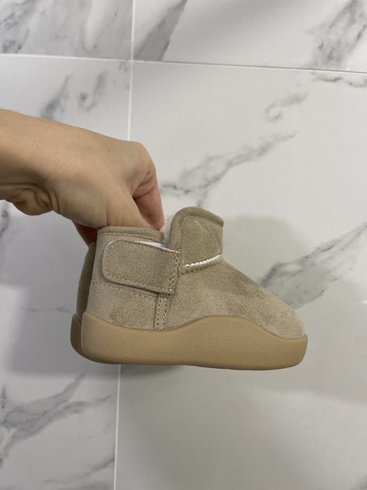 Нові дитячі уги