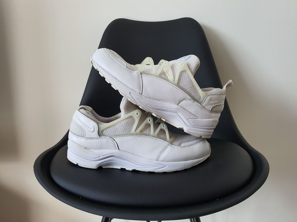 Nike Air Huarache Light 'Triple White' 9.5US/43EU trainer yeezy boost