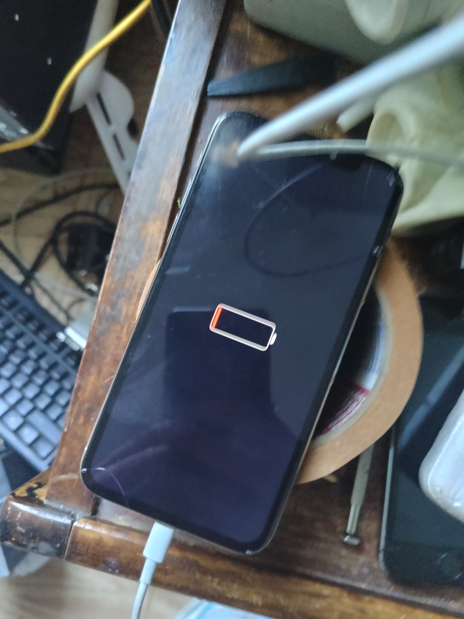 Iphone X  на паролі доступу
