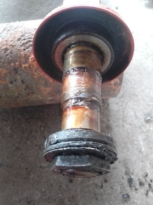 вісь причіпа 2птс4 б\у