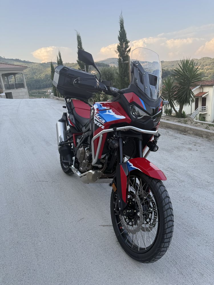 Honda Africa Twin. (COMO NOVA)