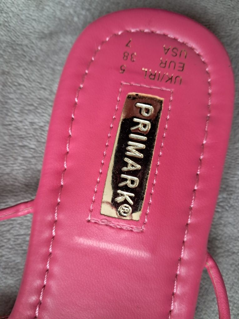 Różowe sandały damskie primark