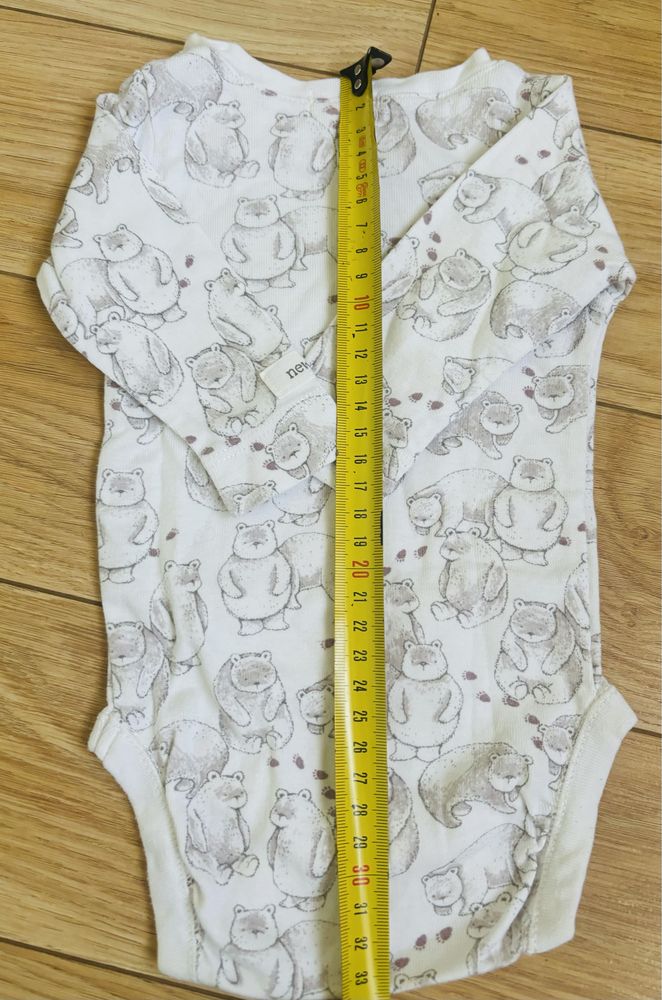 Body niemowlęce Newbie 56 i body H&M 62