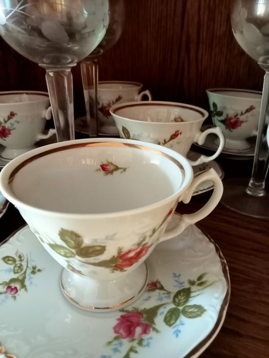 Serwis kawowy Wawel porcelanowy pozłacany 12 osób