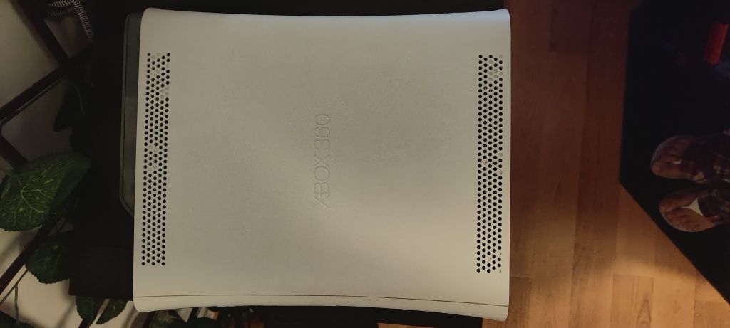 Xbox 360 60GB + Comando Oficial Chroma Purple