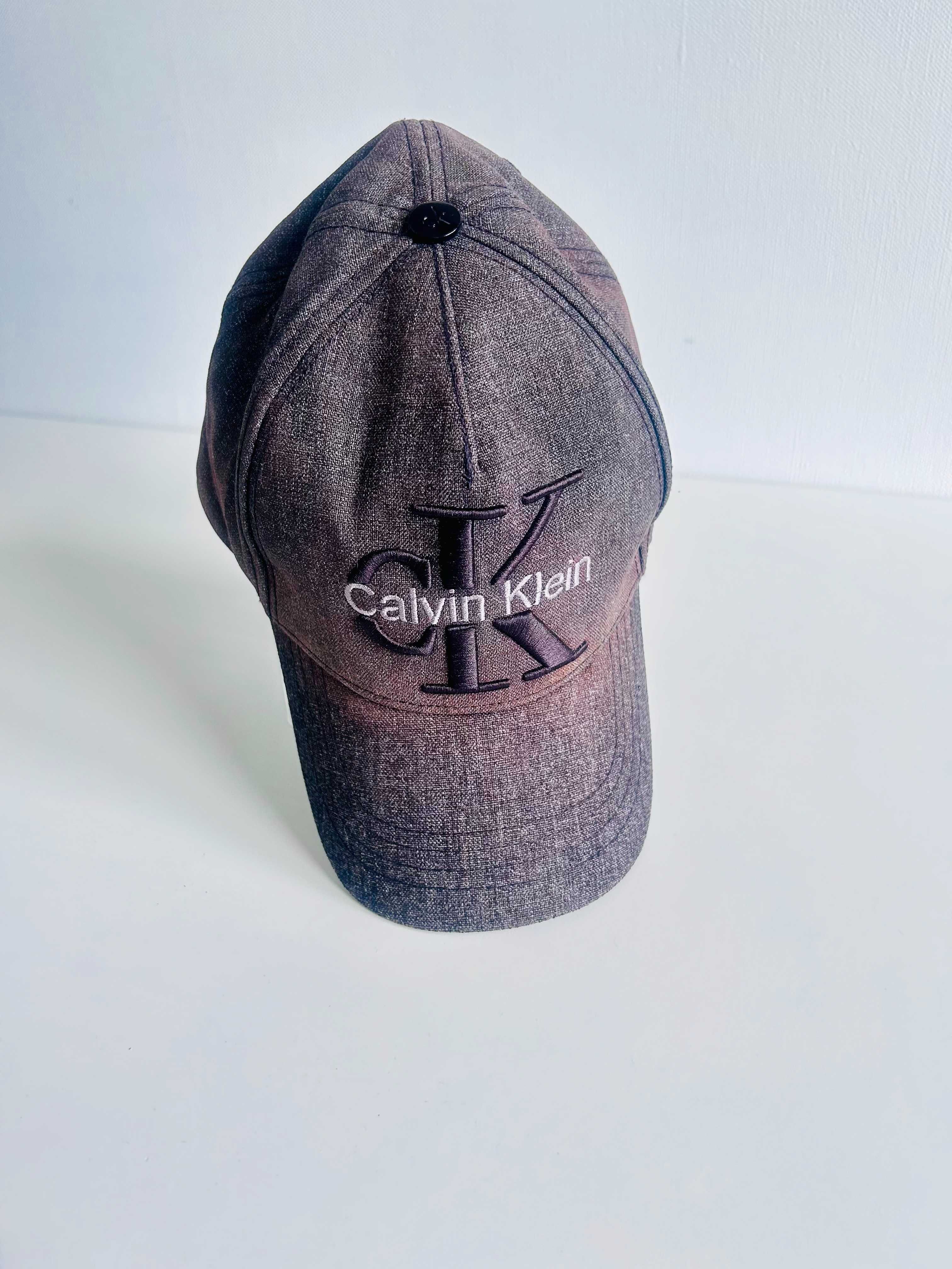 Czapka z daszkiem Calvin Klein/ Czapka Calvin Klein z daszkiem brązowa