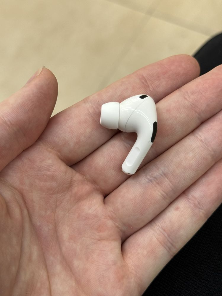 Лівий AirPods Pro 2