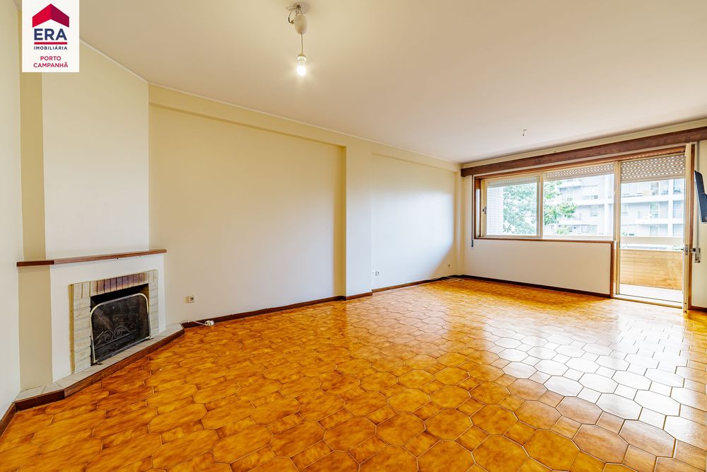 Apartamento T4 - Fernão Magalhães