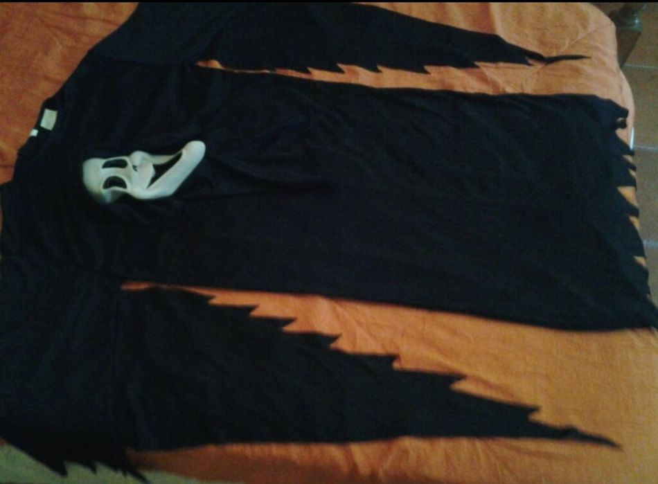 Fato de carnaval gritos