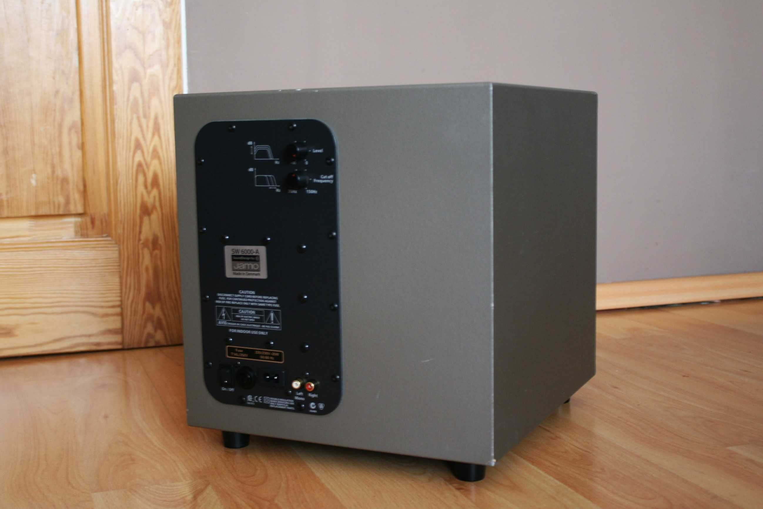 Subwoofer aktywny Jamo sub subufer głośnik basowy