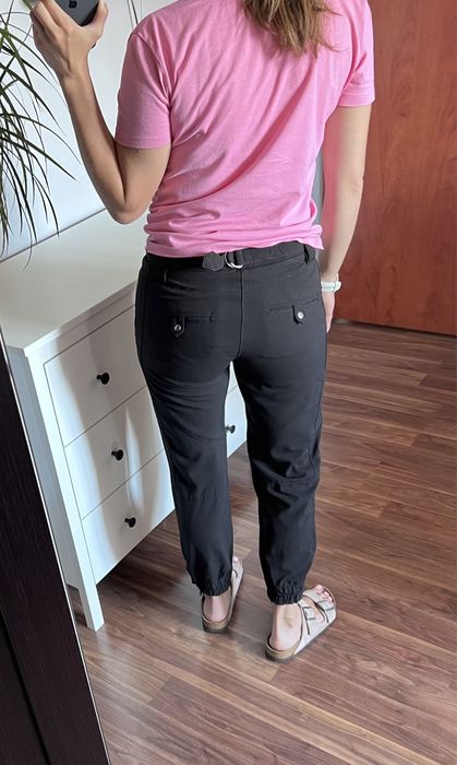 36(S) czarne spodnie joggery Lindex