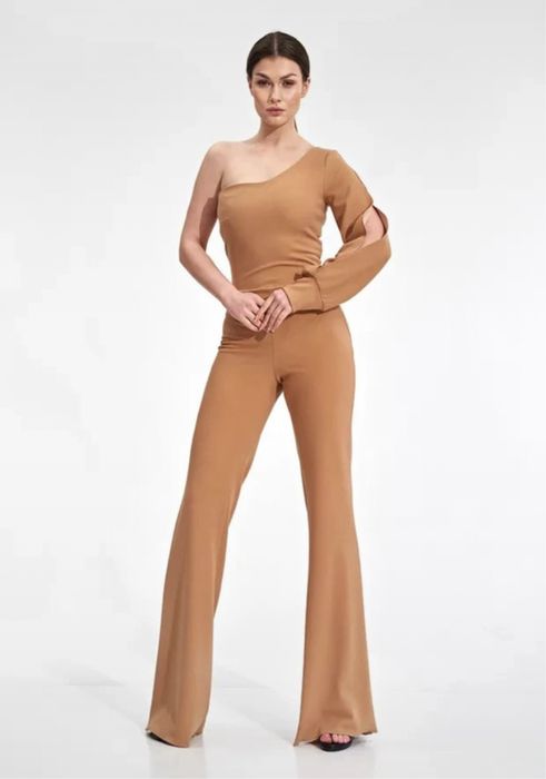 Elegancki kombinezon damski asymetryczny szerokie nogawki