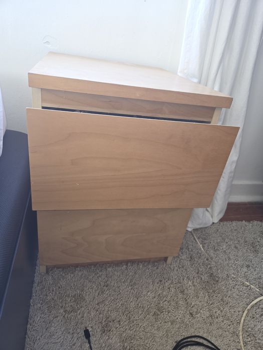Mesa de Cabeceira MALM ikea
