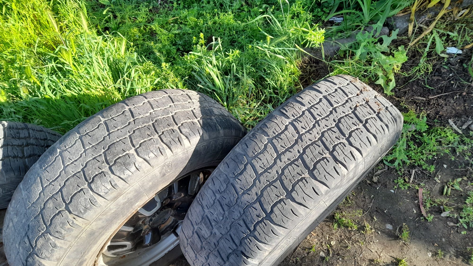Продам колёса Форд гранада 4 с резиной на r 14 и 2 диска бу недорого