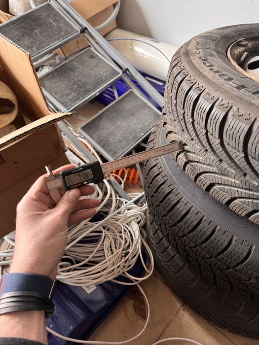 Opony zimowe vw golf IV wraz z felgami 185/70 r14 7mm cena za kompelt