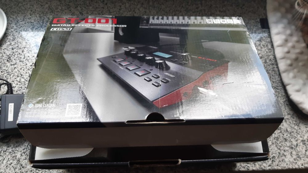 BOSS GT-001 procesor efektów multiefekt gitarowy