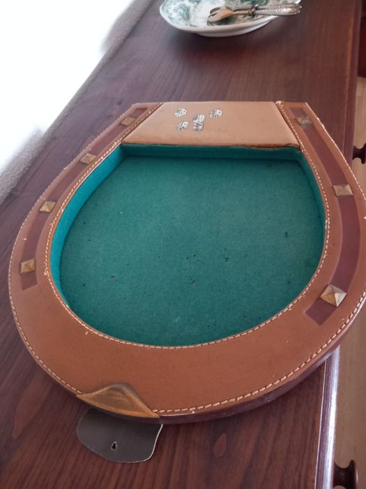 Tabuleiro jogo em forma ferradura