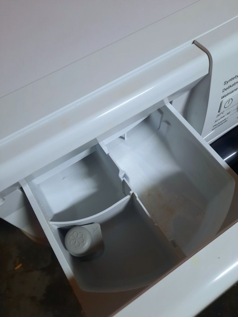 pralka WHIRLPOOL 6 KG slim 40 cm  A++jak NOWA transport
