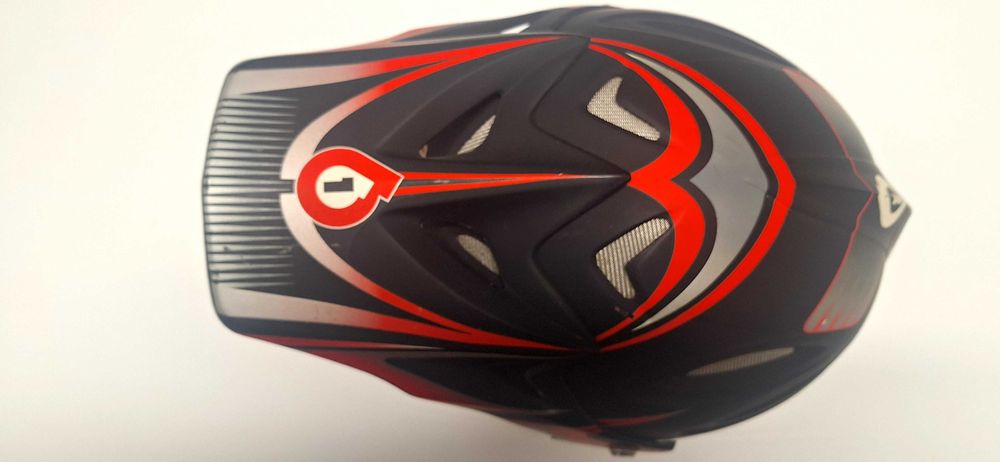 Capacete de downhill SixSixone Strike