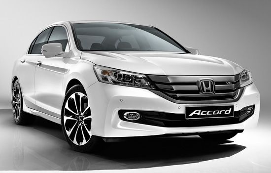 Бампер передний на Honda accord 9 Европа