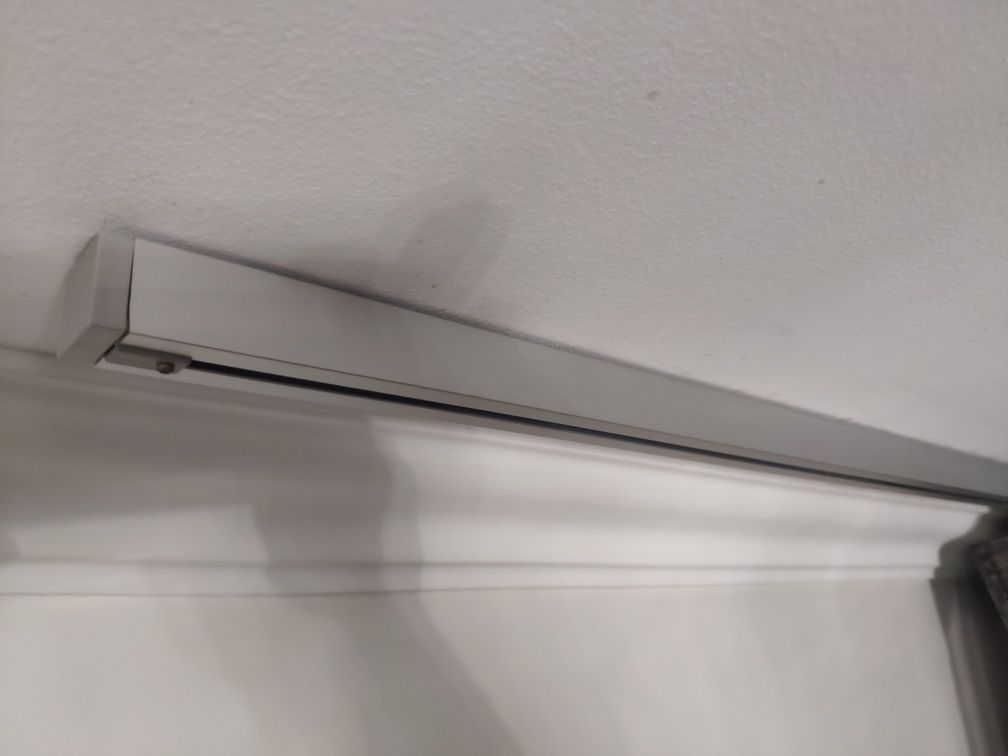 Calha com cortinado