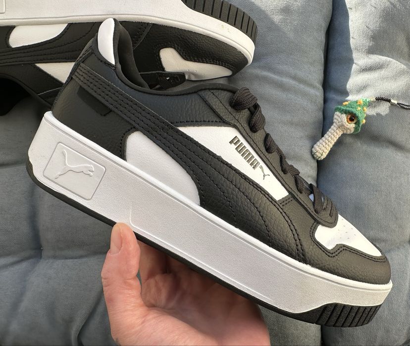 Жіночі кросівки Puma Carina Street