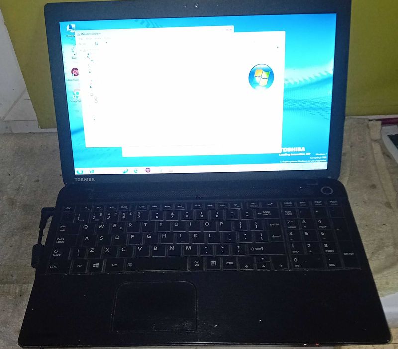 (27) laptop Toshiba C50D-A-155