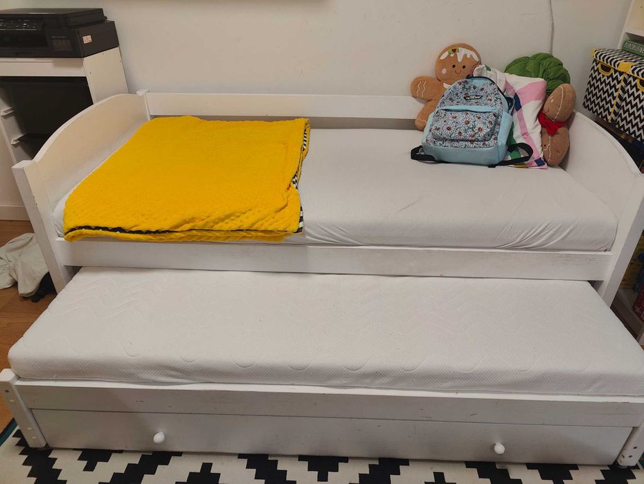 Łóżko podwójne wysuwane jak Ikea drewniane