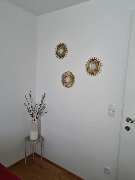 Dekoracja zestaw 3 luster w złotych ramkach do domu na ścianę