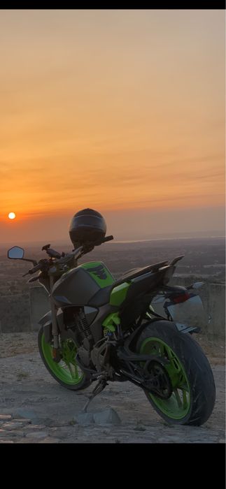 Mota modelo Zontes S 250cc ano 2018